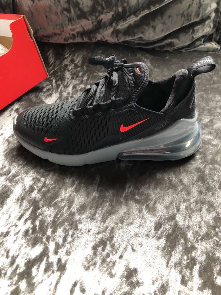 foot locker nike 270s